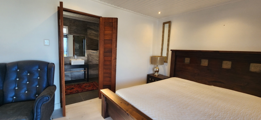 To Let 4 Bedroom Property for Rent in Glencairn Heights Western Cape